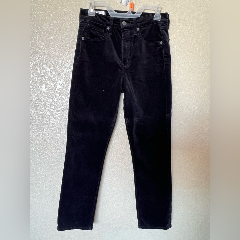 GAP women's Dark Black Velvet Straight Jeans
